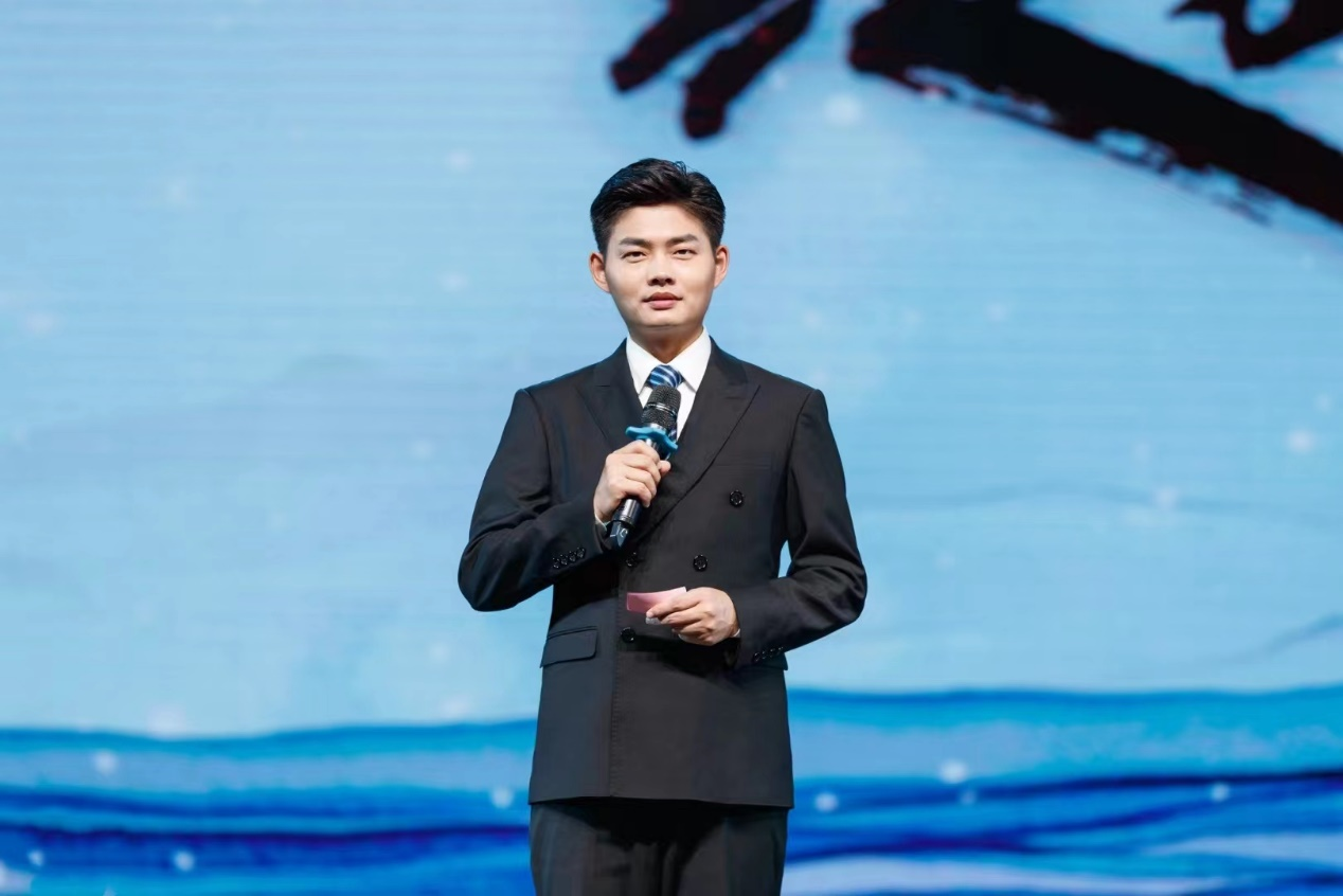 杨兵
