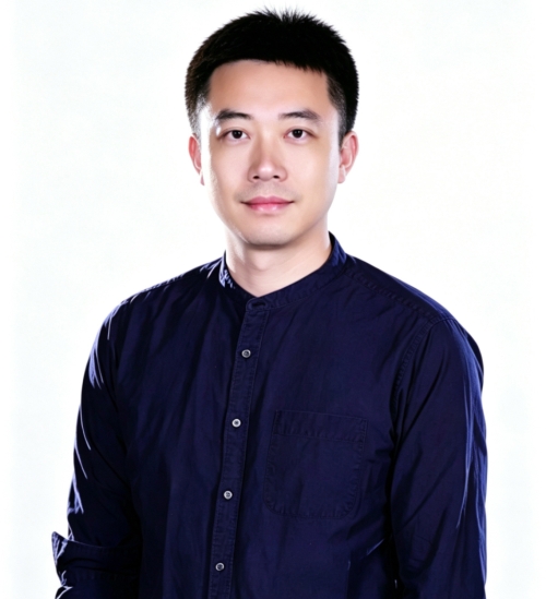 张睿（数字产业学院副院长，主持学院行政教学科研工作）