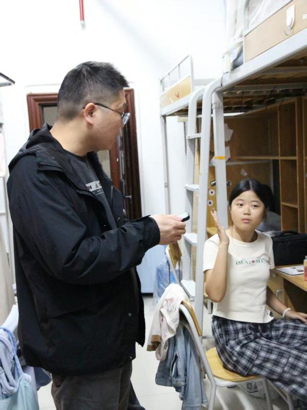 筑牢宿舍安全防线 守护学生平安生活  ——数字产业学院开展学生宿舍安全专项排查